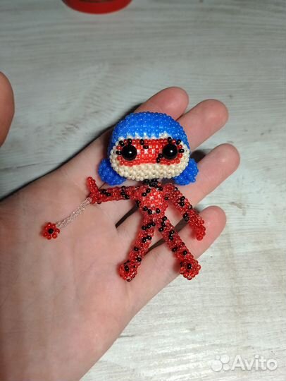 Фигурка амигуруми из бисера Леди Баг