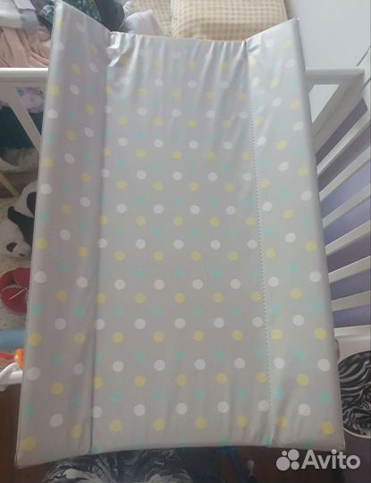 Пеленальная доска на кроватку