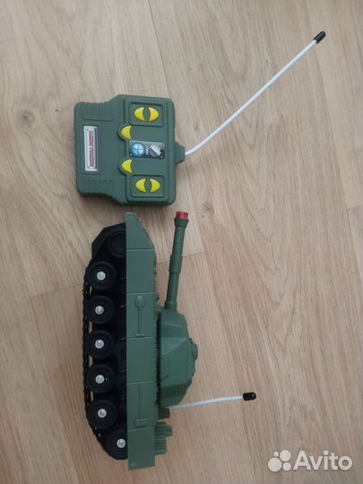 Игрушечный танк