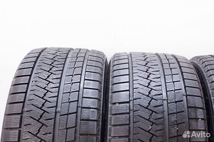 Triangle Snowlink TWT02 225/40 R19 и 255/35 R19 93V