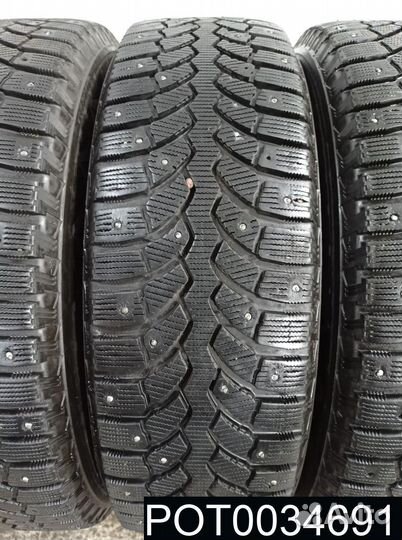 Bridgestone Blizzak Spike-01 215/70 R16 99P