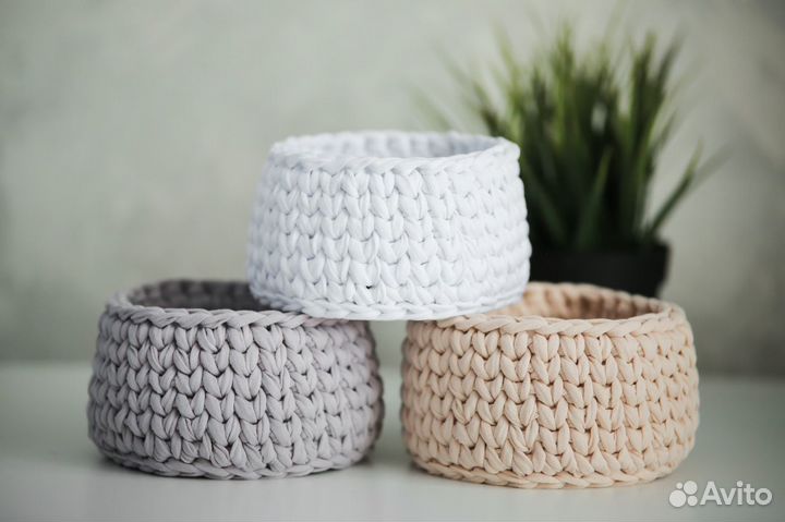 Корзинка вязаная для мелочей