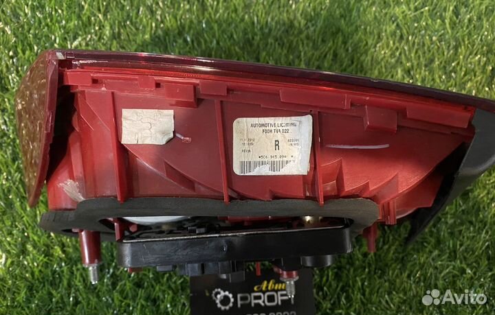 Задний правый фонарь VW Jetta 6