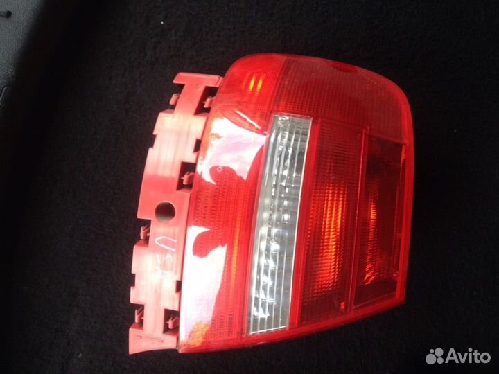 Задняя фара ауди A4B5 левая Америка