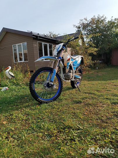 Мотоцикл 250 XT-HS Кросс