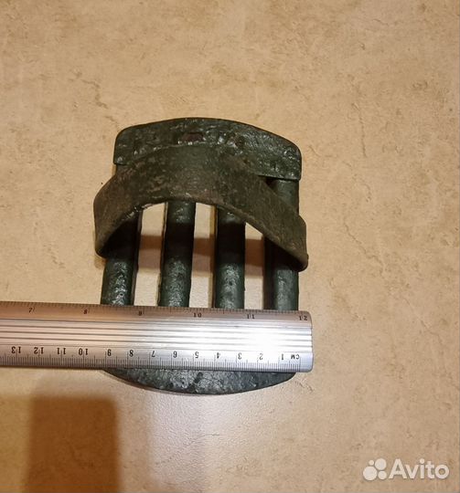 Щетка для чистки лошади