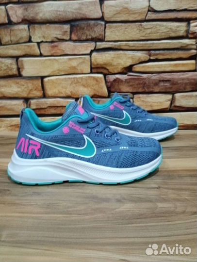 Кроссовки Nike беговые