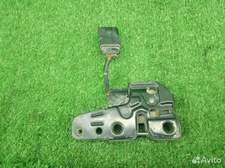 Замок капота VW Touareg 7L 4263