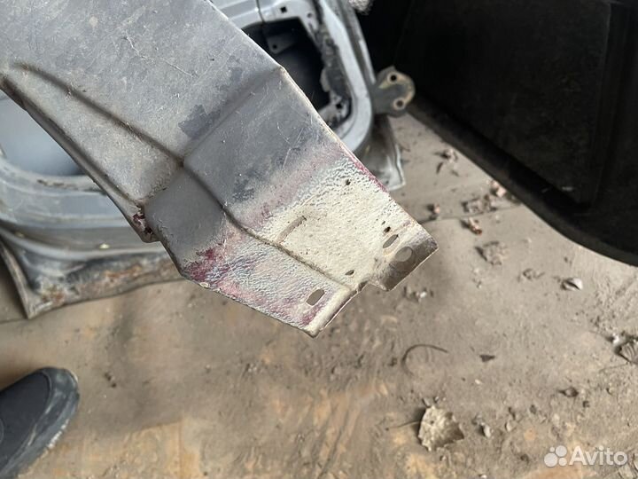 Крыло переднее galant 8