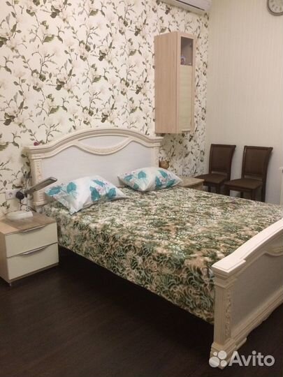 Покрывало на 2-х сп. кровать, подушка перьевая