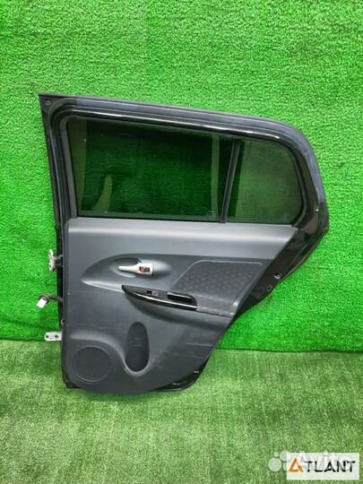 Дверь боковая задний правый toyota IST