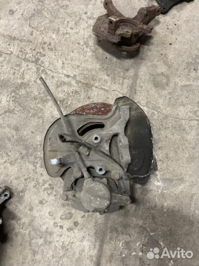 Кулак поворотный правый Mercedes W204