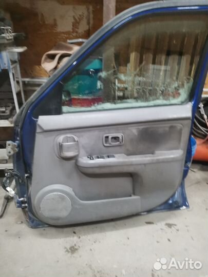 Дверь передняя правая Nissan Cube