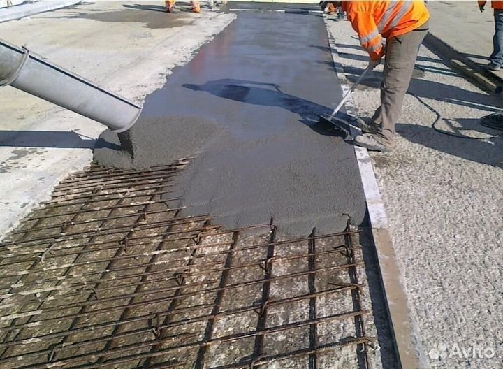 Доставка бетона миксером с лентой