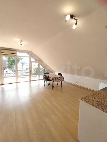 2-к. квартира, 67 м², 4/4 эт.