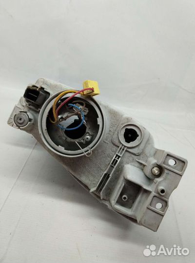 Фара передняя левая Hyundai Elantra J2