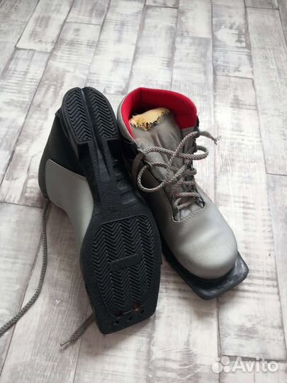 Лыжные ботинки