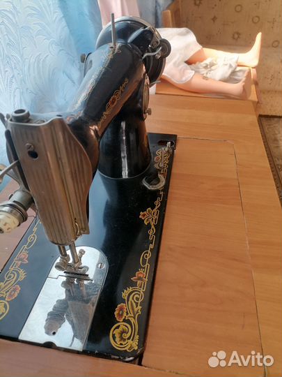 Швейная машина ножная