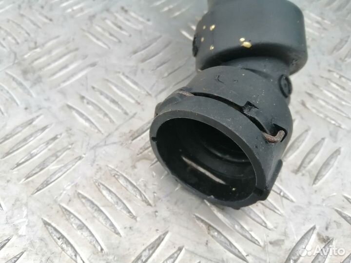 Патрубок радиатора верхний Audi A6 C5 2.4 AKN