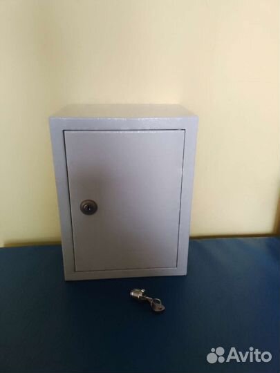 Шкаф сейф металлический тайник ключей,электрощиток
