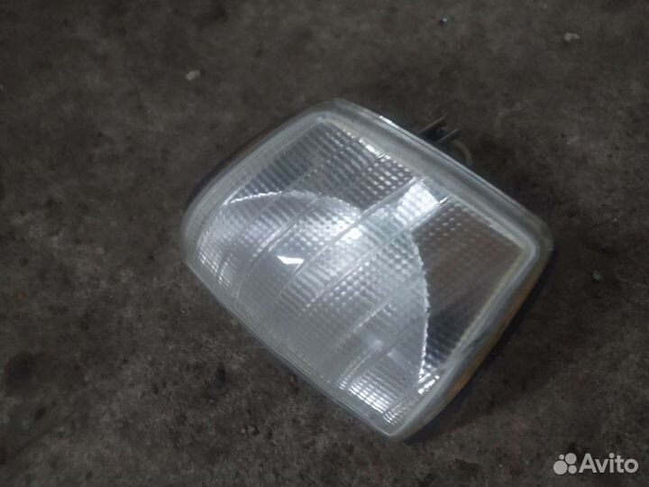 Поворотник Мерседес W123 W124