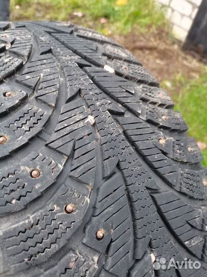 Hankook Winter I'Pike 215/50 R17