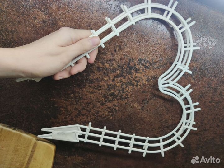 Подставка Опора под растения Сердце пластик