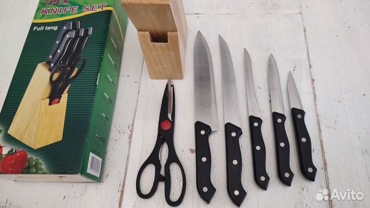Набор кухонных ножей с подставкой