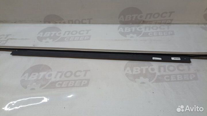 Молдинг стекла задний левый Audi A4 B8