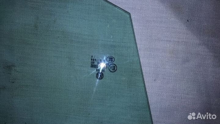 Оригинальное Стекло passat b6 правое