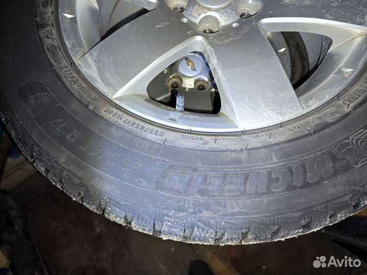 Michelin X-Ice North 4 SUV 235/65 R17