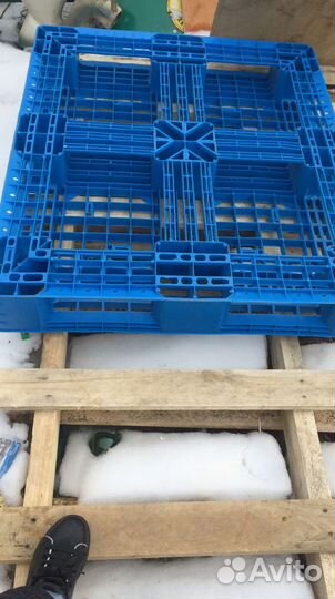 Палеты пластиковые