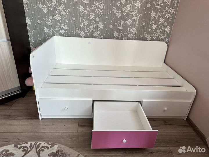 Кровать с матрасом