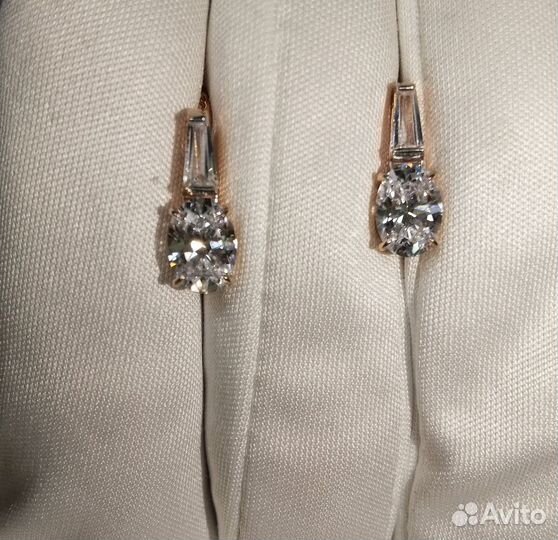 Золотые серьги с фианитом