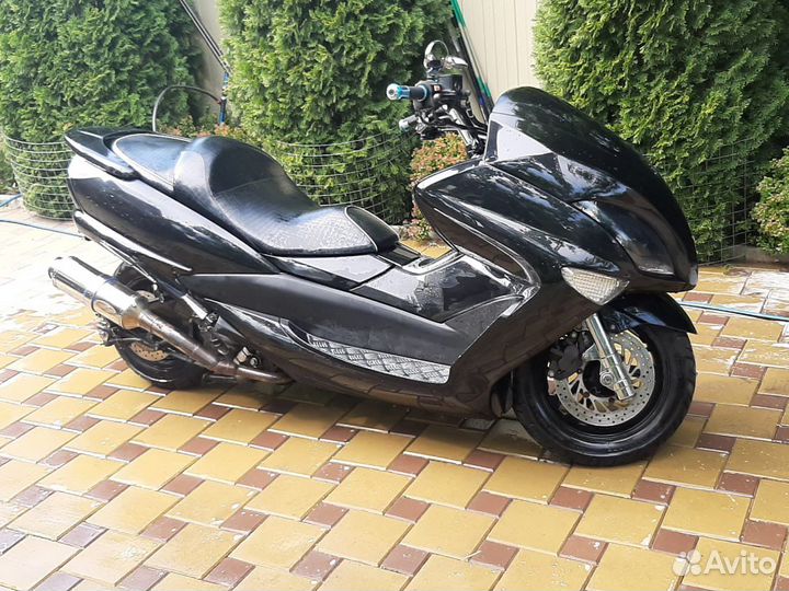 Макси скутер Ямаха