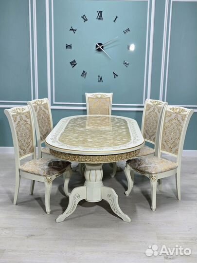 Кухонный стол и стулья