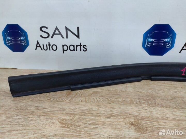 Уплотнительная резинка капота задняя Bmw 3 F30