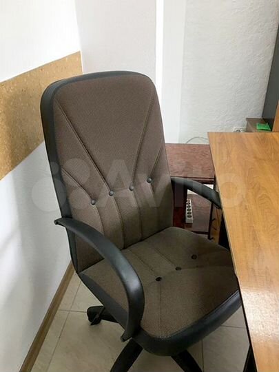 Рабочий стол в офисе, коворкинг