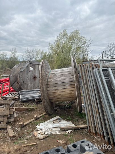 Катушка для кабеля деревянная