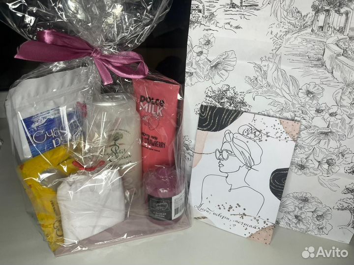 Подарочный набор на 8 марта,косметика + носочки