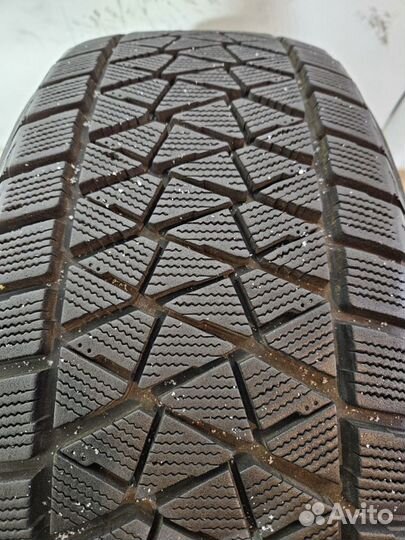 Bridgestone Blizzak DM-V2 235/55 R18 100T