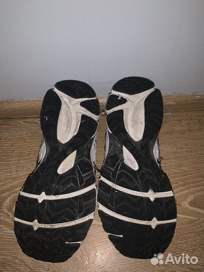 Asics кроссовки