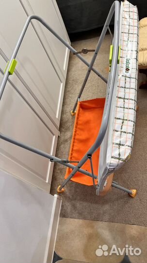 Пеленальный столик