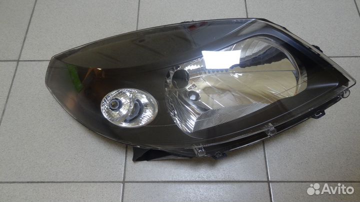 Фара левая правая Renault Sandero хром черный