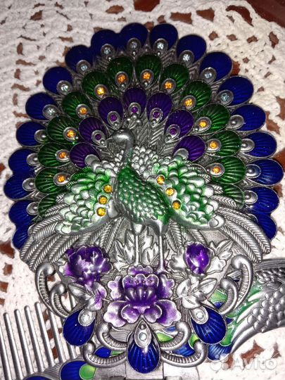 Зеркало и расческа