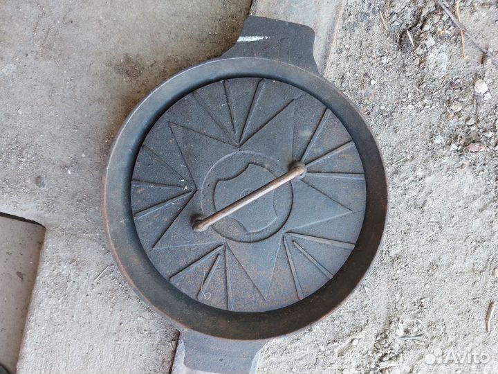 Чугунная сковорода с крышкой - гнетом, гриль