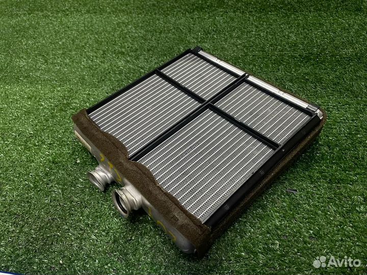 Радиатор кондиционера на Мерседес w204 w212