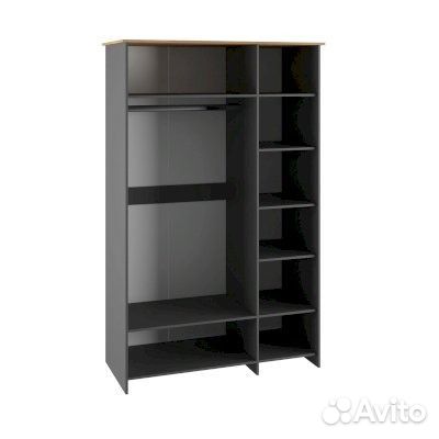 Шкаф трехстворчатый распашной