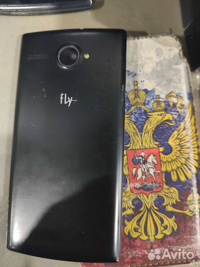 Телефон Fly