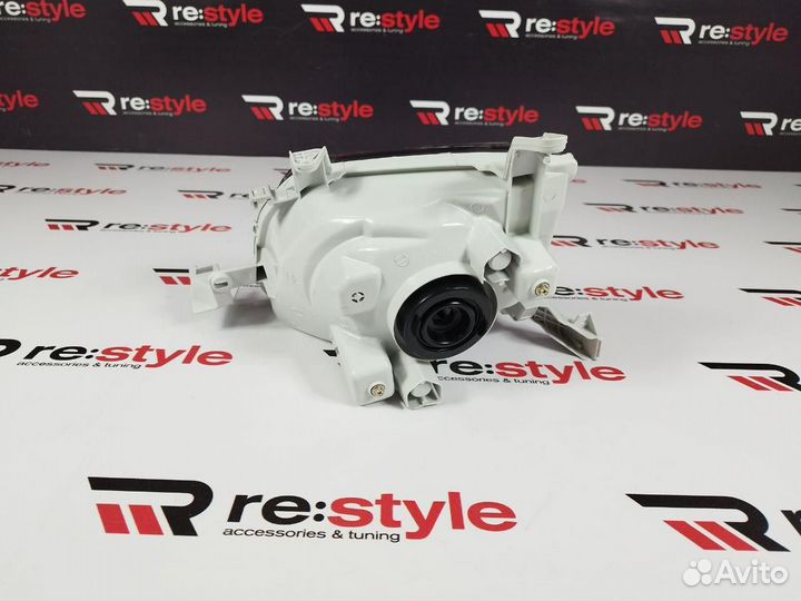 Фара Toyota Lite Ace Noah 96-98 Правая R2316